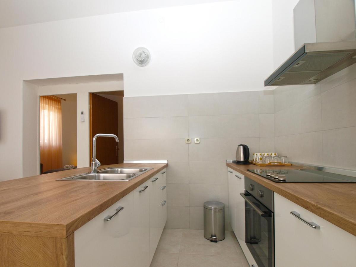 Apartemnts Guido 762 Apartman Pjescana Uvala Kültér fotó